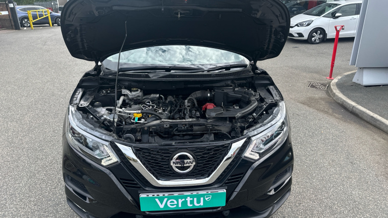 Nissan Qashqai 1.3 DiG-T Acenta Premium 5dr Petrol Hatchback